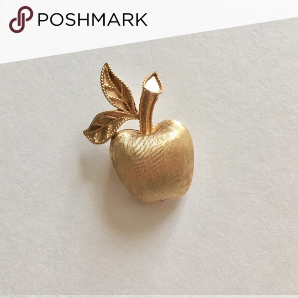 AVON Gold Tone Teacher's Raised Apple Brooch Pin